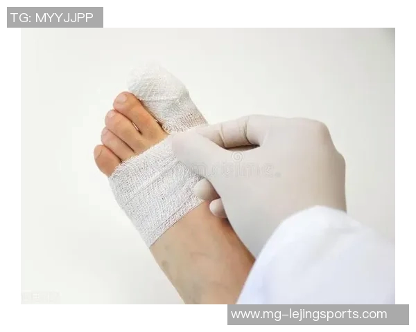 足球运动中缠脚趾的危害与预防措施探讨